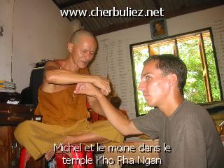 légende: Michel et le moine dans le temple Kho Pha Ngan
qualityCode=raw
sizeCode=half

Données de l'image originale:
Taille originale: 73971 bytes
